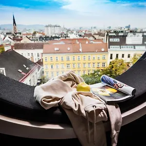Mooons 4*, Wien Österrike